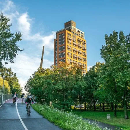 Deluxe Apartment *